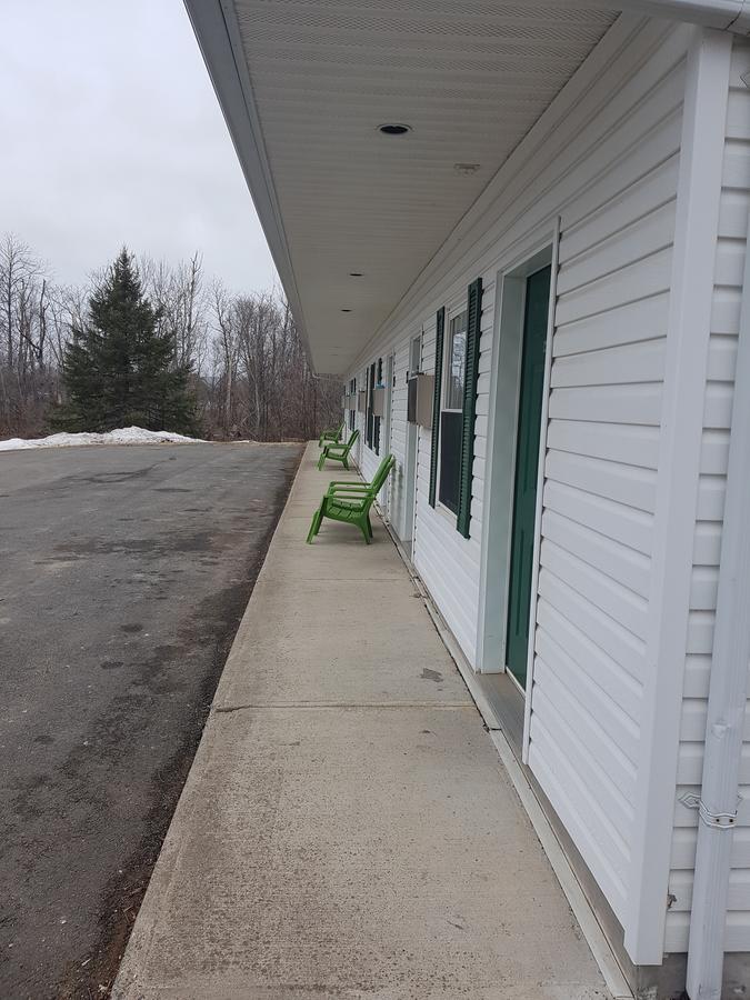 Covered Bridge Inn & Suites Sussex Exterior foto