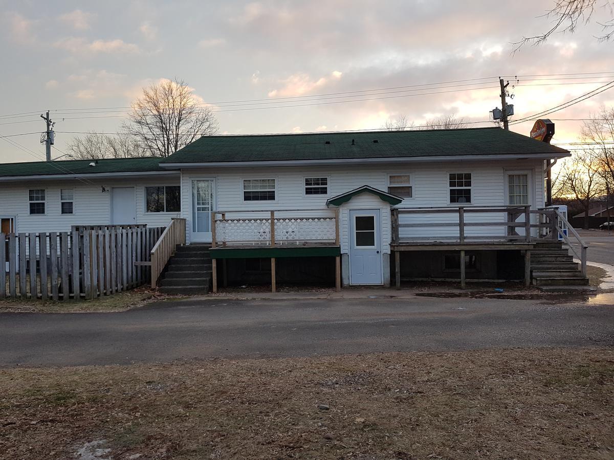 Covered Bridge Inn & Suites Sussex Exterior foto