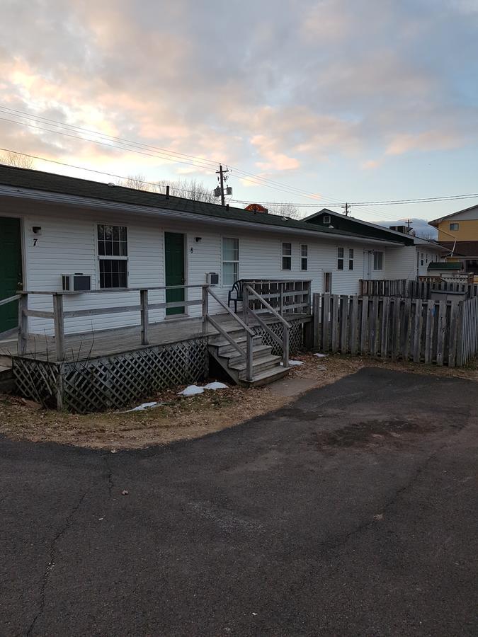 Covered Bridge Inn & Suites Sussex Exterior foto