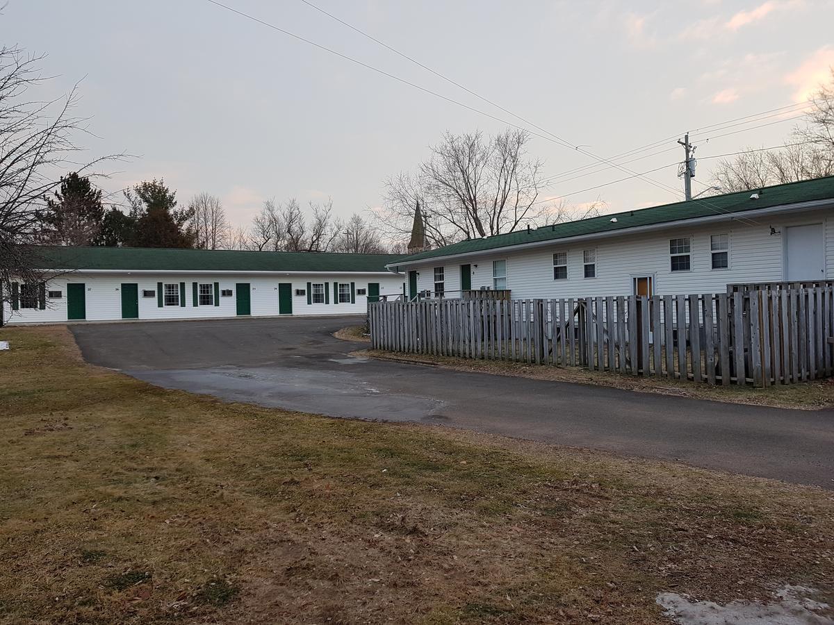 Covered Bridge Inn & Suites Sussex Exterior foto