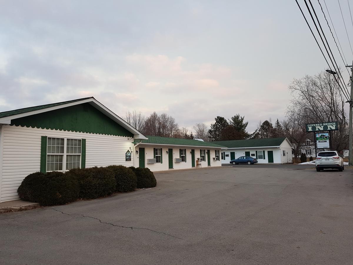 Covered Bridge Inn & Suites Sussex Exterior foto