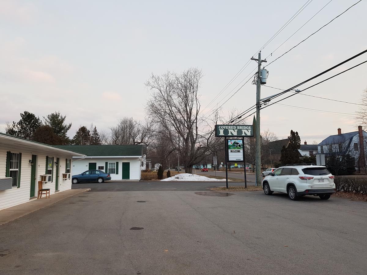 Covered Bridge Inn & Suites Sussex Exterior foto